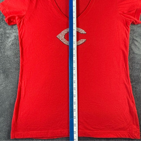 Majestic MLB Cincinnati Reds V-Neck Women's Tee with Embellished C Logo EUC med - Picture 5 of 8